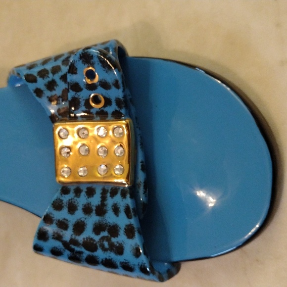 Diane's Happy Toes ceramic glass earth sandal candle holder. - Picture 2 of 11